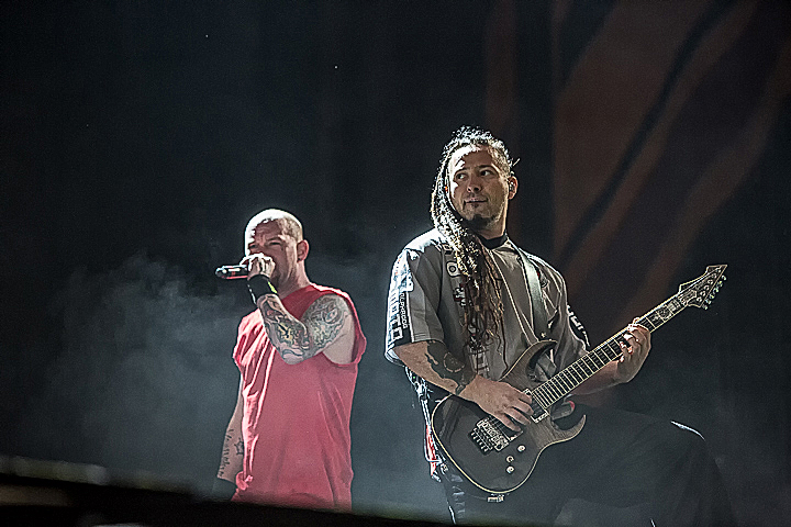 Five Finger Death Punch @ Rock Im Revier 2015, foto 50, foto's door Edwin Houdevelt - FrontView Magazine
