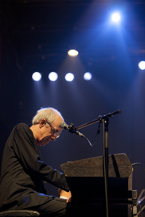 Raymond van het Groenewoud en KMLPA - In uniform @ de Roma, picture 14, photographed by Frank Lambrechts - FrontView Magazine