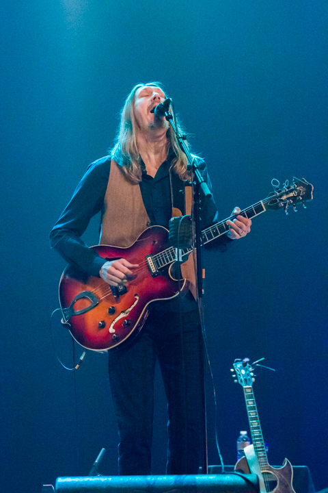 The Wood Brothers @ De Roma Borgerhout, picture 3, photographed by Guy Danneels - FrontView Magazine