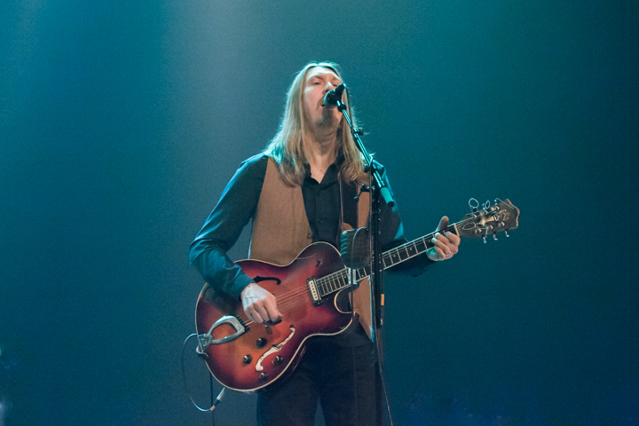 The Wood Brothers @ De Roma Borgerhout, picture 10, photographed by Guy Danneels - FrontView Magazine