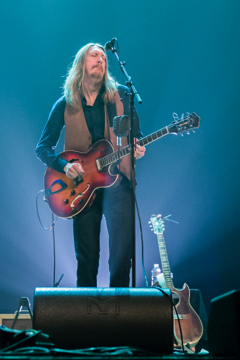The Wood Brothers @ De Roma Borgerhout, picture 12, photographed by Guy Danneels - FrontView Magazine
