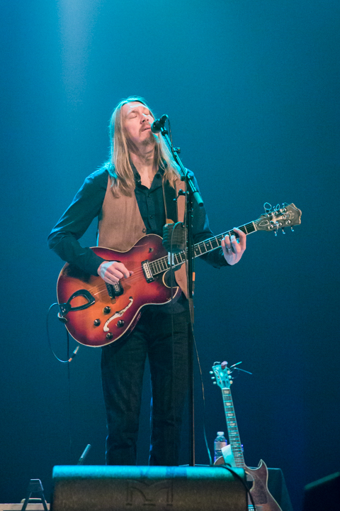 The Wood Brothers @ De Roma Borgerhout, picture 14, photographed by Guy Danneels - FrontView Magazine