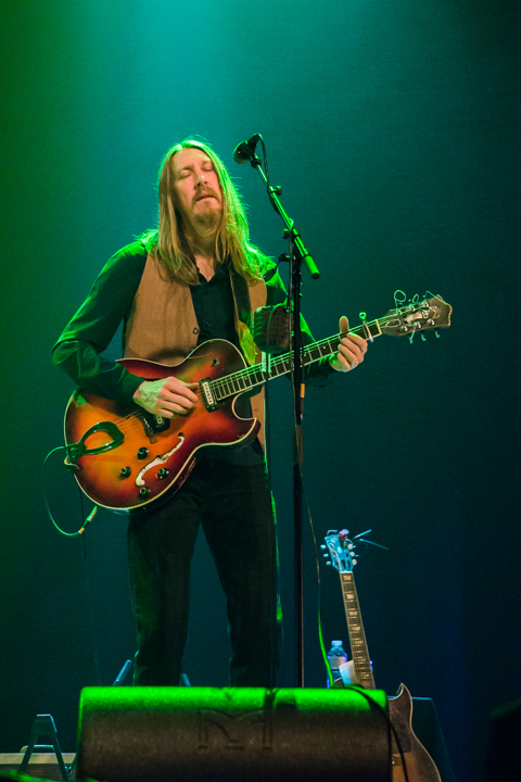 The Wood Brothers @ De Roma Borgerhout, picture 33, photographed by Guy Danneels - FrontView Magazine