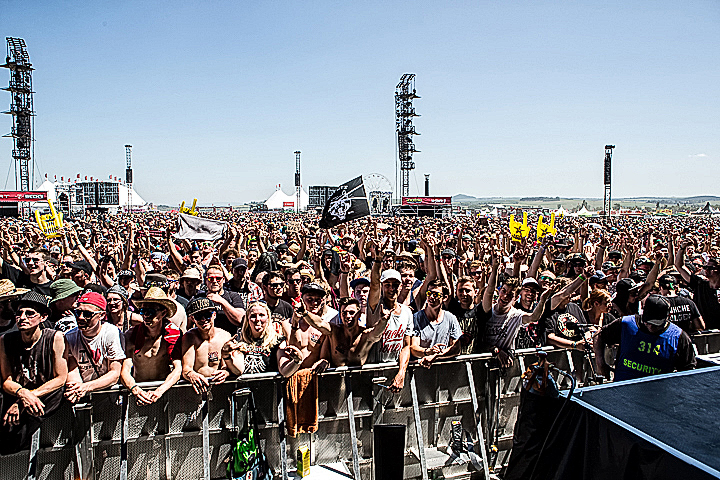 Donots @ Rock Am Ring 2015, foto 1, foto's door Edwin Houdevelt - FrontView Magazine