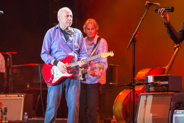 Mark Knopfler @ Sportpaleis, picture 8, photographed by Stef Dierckx - FrontView Magazine