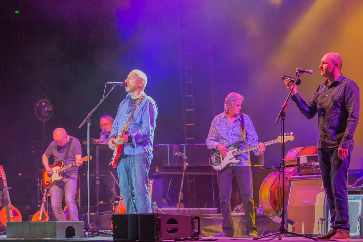 Mark Knopfler @ Sportpaleis, picture 11, photographed by Stef Dierckx - FrontView Magazine