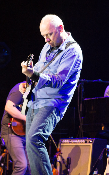 Mark Knopfler @ Sportpaleis, picture 18, photographed by Stef Dierckx - FrontView Magazine