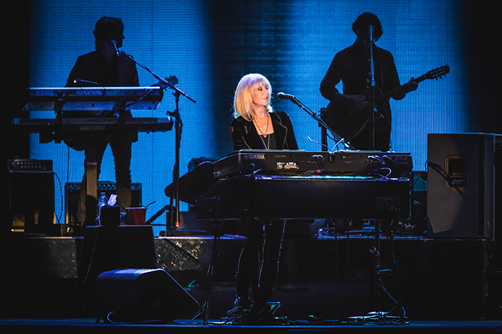 Fleetwood Mac @ Sportpaleis, picture 2, photographed by Elke Briers - FrontView Magazine