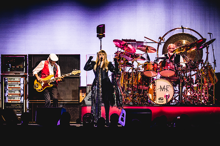 Fleetwood Mac @ Sportpaleis, picture 11, photographed by Elke Briers - FrontView Magazine