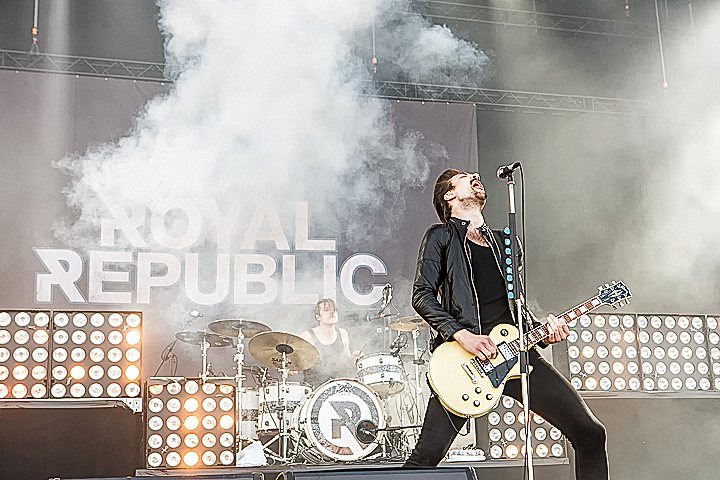 Royal Republic @ Rock Am Ring 2015, foto 9, foto's door Edwin Houdevelt - FrontView Magazine