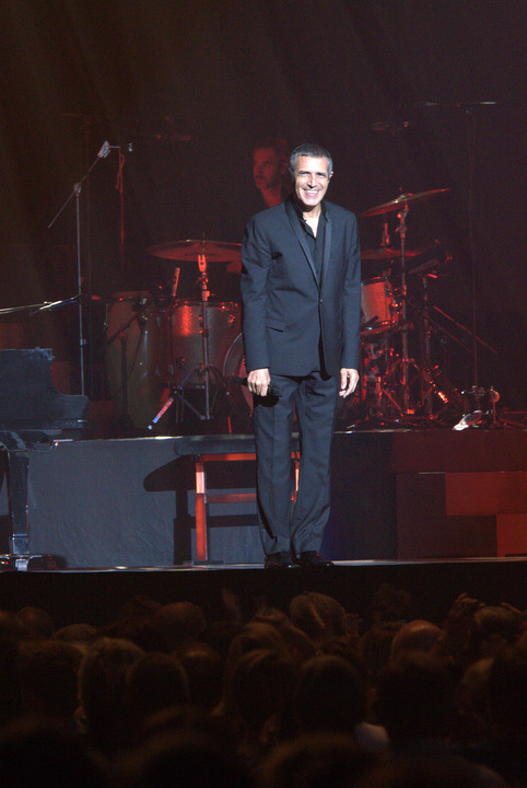 Julien Clerc @ Vorst Nationaal, foto 4, foto's door Bart Baevegems - FrontView Magazine