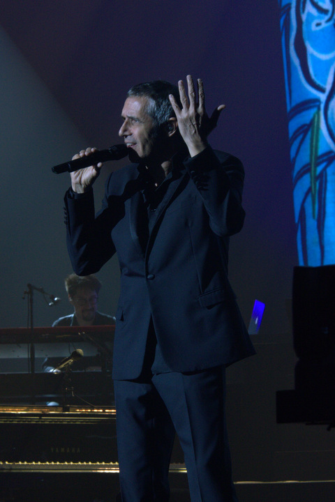 Julien Clerc @ Vorst Nationaal, foto 9, foto's door Bart Baevegems - FrontView Magazine