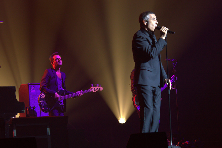 Julien Clerc @ Vorst Nationaal, foto 10, foto's door Bart Baevegems - FrontView Magazine