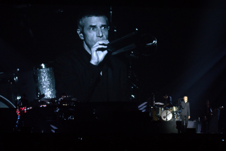 Julien Clerc @ Vorst Nationaal, foto 17, foto's door Bart Baevegems - FrontView Magazine