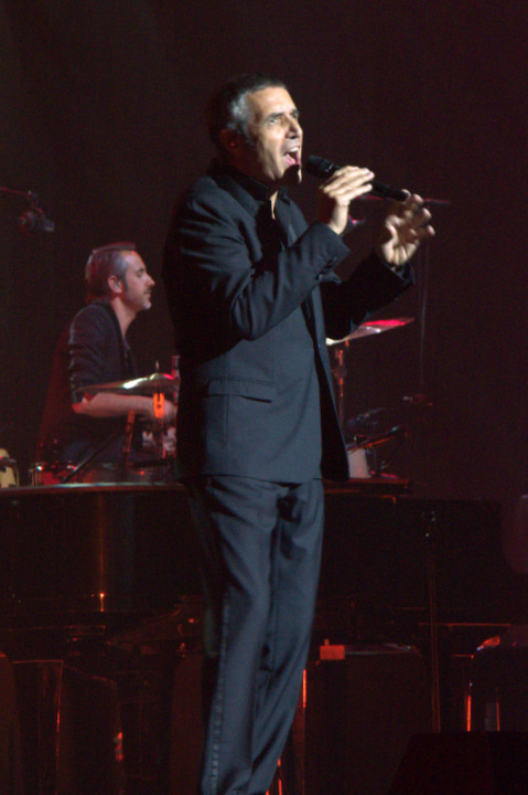 Julien Clerc @ Vorst Nationaal, foto 20, foto's door Bart Baevegems - FrontView Magazine