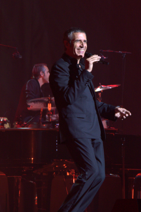 Julien Clerc @ Vorst Nationaal, foto 21, foto's door Bart Baevegems - FrontView Magazine