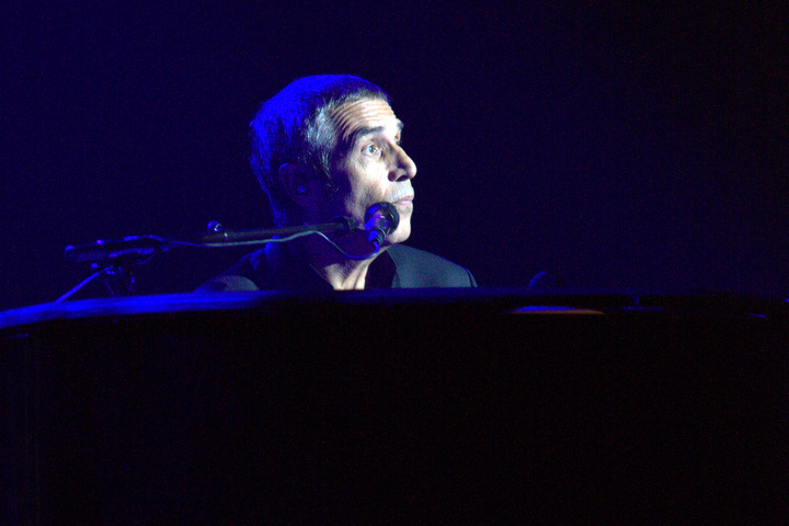 Julien Clerc @ Vorst Nationaal, foto 22, foto's door Bart Baevegems - FrontView Magazine