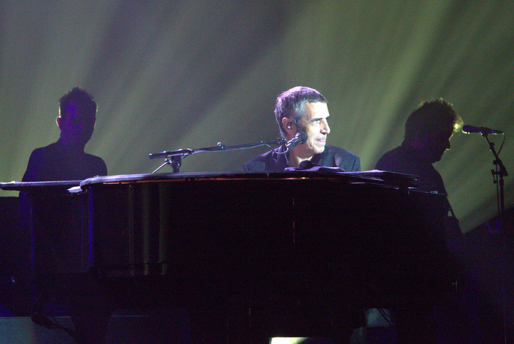 Julien Clerc @ Vorst Nationaal, foto 23, foto's door Bart Baevegems - FrontView Magazine