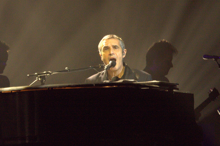 Julien Clerc @ Vorst Nationaal, foto 25, foto's door Bart Baevegems - FrontView Magazine