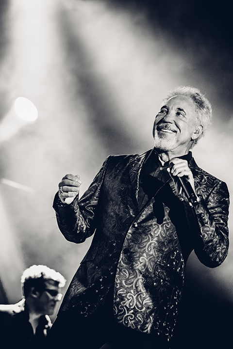 Tom Jones @ Retropop 2015, picture 1, photographed by Elke Briers - FrontView Magazine