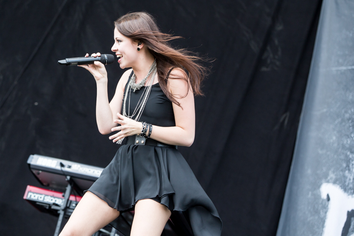 Beyond The Black @ NOVA ROCK 2015, foto 8, foto's door Dorien Goetschalckx - FrontView Magazine