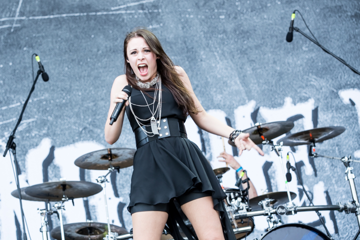 Beyond The Black @ NOVA ROCK 2015, foto 11, foto's door Dorien Goetschalckx - FrontView Magazine