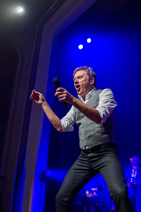 Bart Peeters - Benefietconcert @ De Roma Borgerhout, picture 1, photographed by Guy Danneels - FrontView Magazine