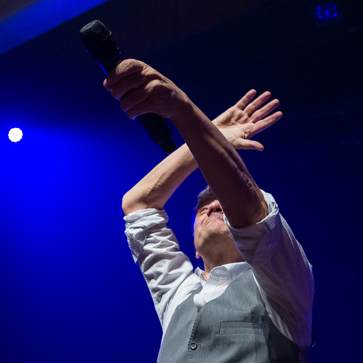 Bart Peeters - Benefietconcert @ De Roma Borgerhout, picture 6, photographed by Guy Danneels - FrontView Magazine