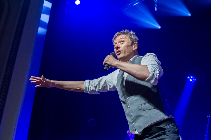 Bart Peeters - Benefietconcert @ De Roma Borgerhout, picture 10, photographed by Guy Danneels - FrontView Magazine