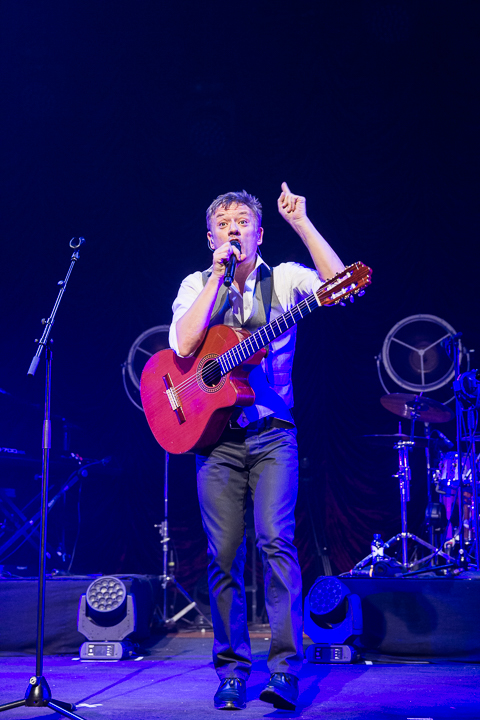 Bart Peeters - Benefietconcert @ De Roma Borgerhout, picture 15, photographed by Guy Danneels - FrontView Magazine