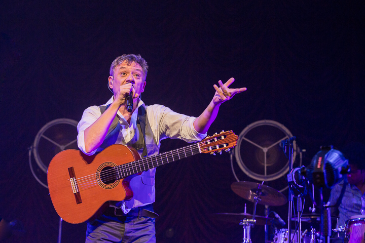 Bart Peeters - Benefietconcert @ De Roma Borgerhout, picture 16, photographed by Guy Danneels - FrontView Magazine