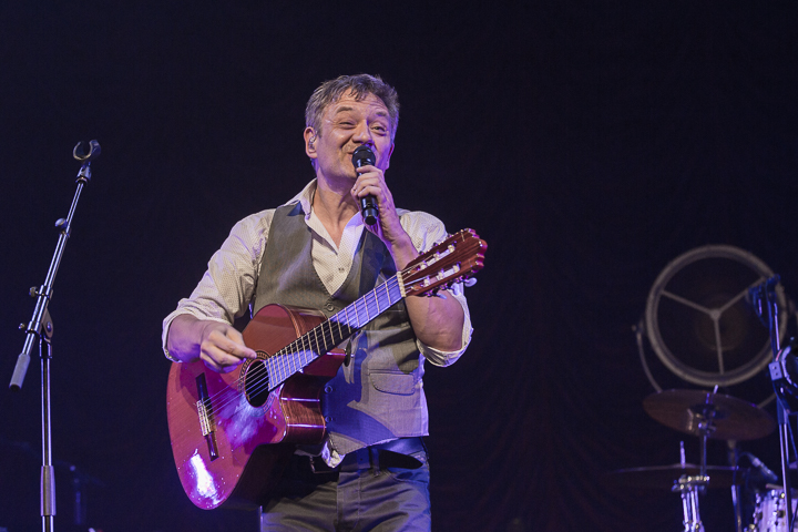 Bart Peeters - Benefietconcert @ De Roma Borgerhout, picture 17, photographed by Guy Danneels - FrontView Magazine