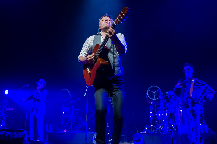 Bart Peeters - Benefietconcert @ De Roma Borgerhout, picture 19, photographed by Guy Danneels - FrontView Magazine