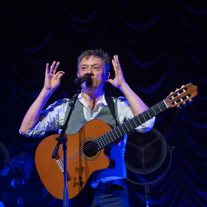 Bart Peeters - Benefietconcert @ De Roma Borgerhout, picture 24, photographed by Guy Danneels - FrontView Magazine