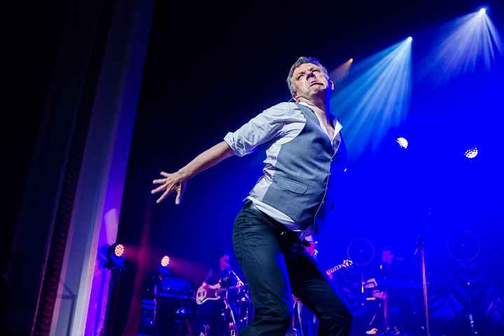 Bart Peeters - Benefietconcert @ De Roma Borgerhout, picture 39, photographed by Guy Danneels - FrontView Magazine