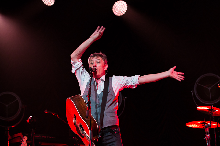 Bart Peeters - Benefietconcert @ De Roma Borgerhout, picture 157, photographed by Guy Danneels - FrontView Magazine