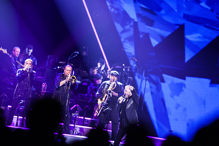Neil Diamond @ Sportpaleis, picture 2, photographed by Kristof Hayen - FrontView Magazine