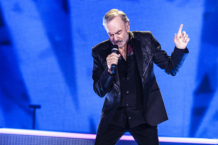 Neil Diamond @ Sportpaleis, picture 4, photographed by Kristof Hayen - FrontView Magazine