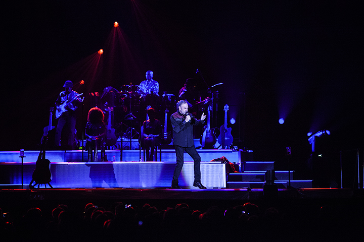 Neil Diamond @ Sportpaleis, picture 8, photographed by Kristof Hayen - FrontView Magazine