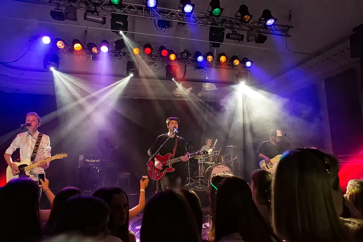 Bandits, Cd Voorstelling @ De Casino, foto 4, foto's door Edwin Houdevelt - FrontView Magazine