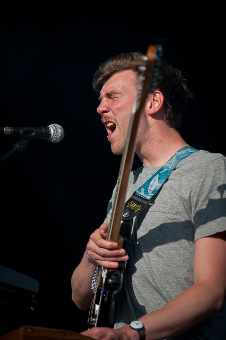 BRNS @ grensrock Menen, picture 4, photographed by Devid Camerlynck - FrontView Magazine