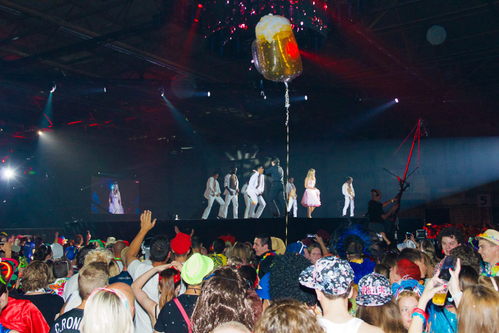 foute Q party @ expo Gent, picture 2, photographed by Bart Baevegems - FrontView Magazine