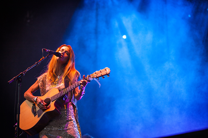 Heather Nova @ Genk on Stage, picture 4, photographed by Kristof Hayen - FrontView Magazine