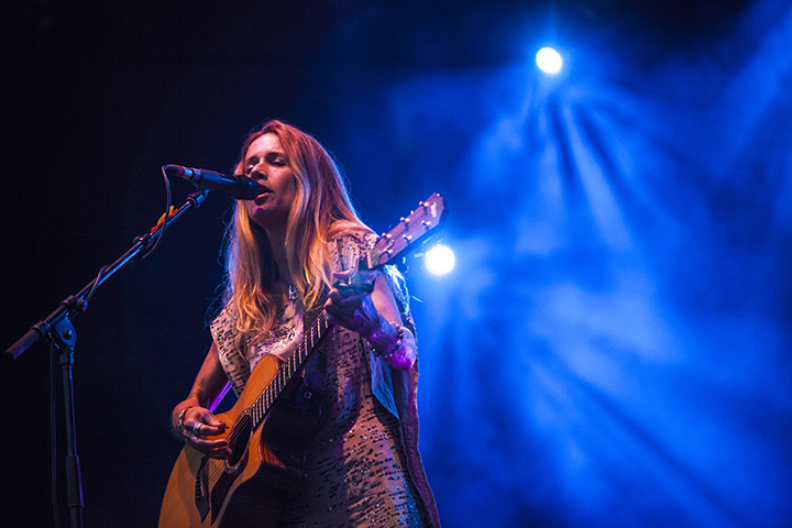 Heather Nova @ Genk on Stage, picture 5, photographed by Kristof Hayen - FrontView Magazine