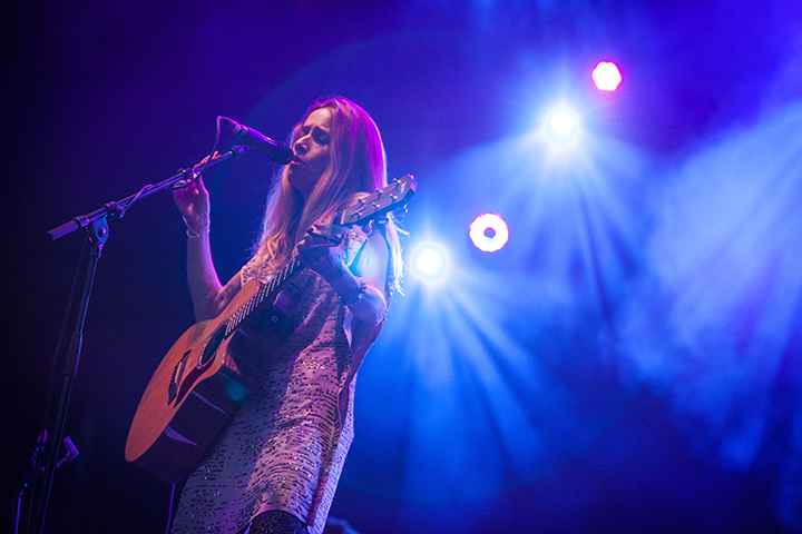 Heather Nova @ Genk on Stage, picture 7, photographed by Kristof Hayen - FrontView Magazine