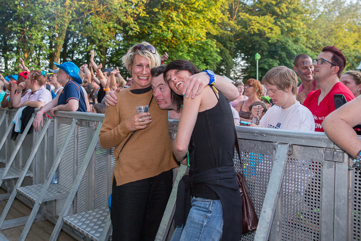 Sfeerbeelden - Rock for Specials 2015 - Dag 2 @ Evergem, foto 72, foto's door Guy Danneels - FrontView Magazine