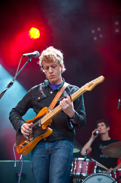 Steve Gunn @ grensrock Menen, picture 23, photographed by Devid Camerlynck - FrontView Magazine