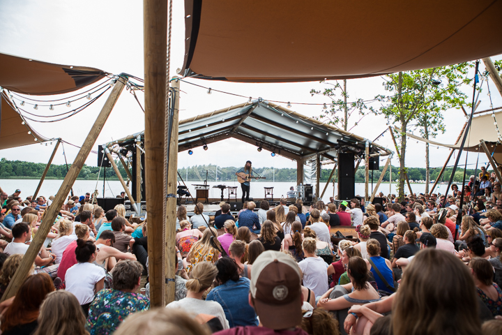 Stu Larsen @ Down The Rabbit Hole 2015, picture 1, photographed by Dorien Goetschalckx - FrontView Magazine