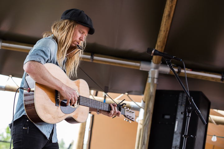 Stu Larsen @ Down The Rabbit Hole 2015, picture 5, photographed by Dorien Goetschalckx - FrontView Magazine