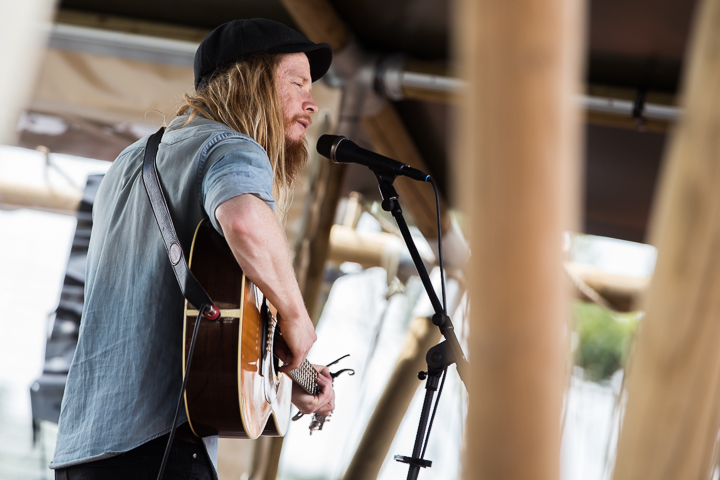 Stu Larsen @ Down The Rabbit Hole 2015, picture 6, photographed by Dorien Goetschalckx - FrontView Magazine